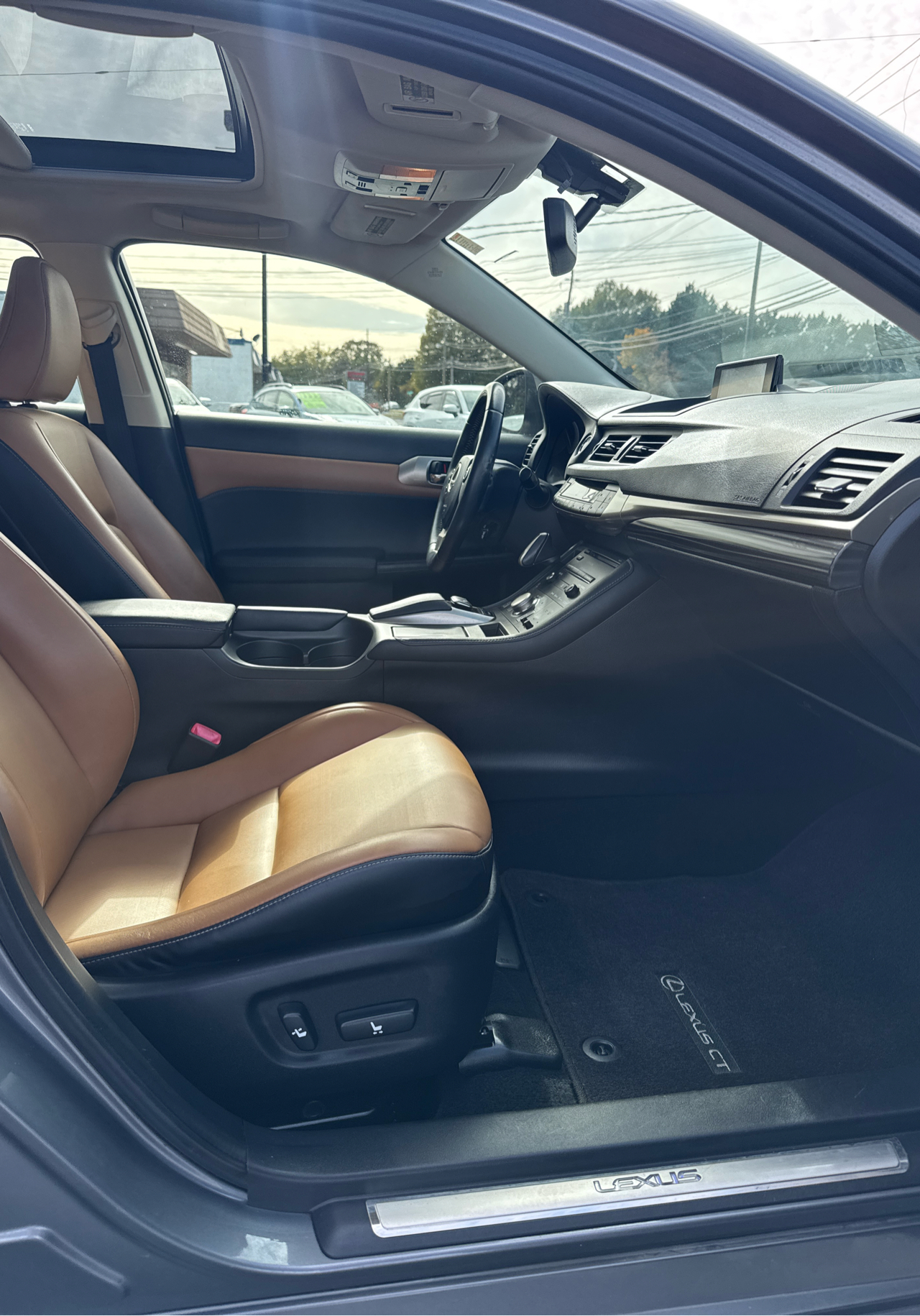 Lexus CT 200h 5dr Sdn Hybrid 2014 Lexus CT 200h 5dr Sdn Hybrid 2014