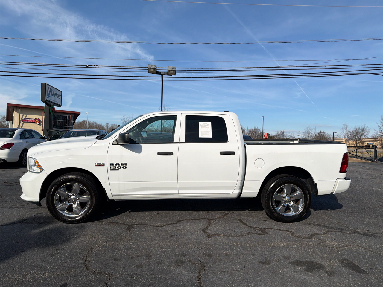 RAM 1500 Classic Express 4x2 Crew Cab 5'7" Box 2019