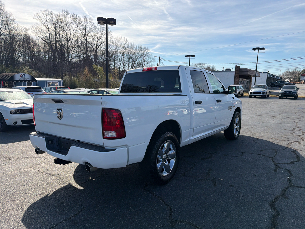 RAM 1500 Classic Express 4x2 Crew Cab 5'7" Box 2019