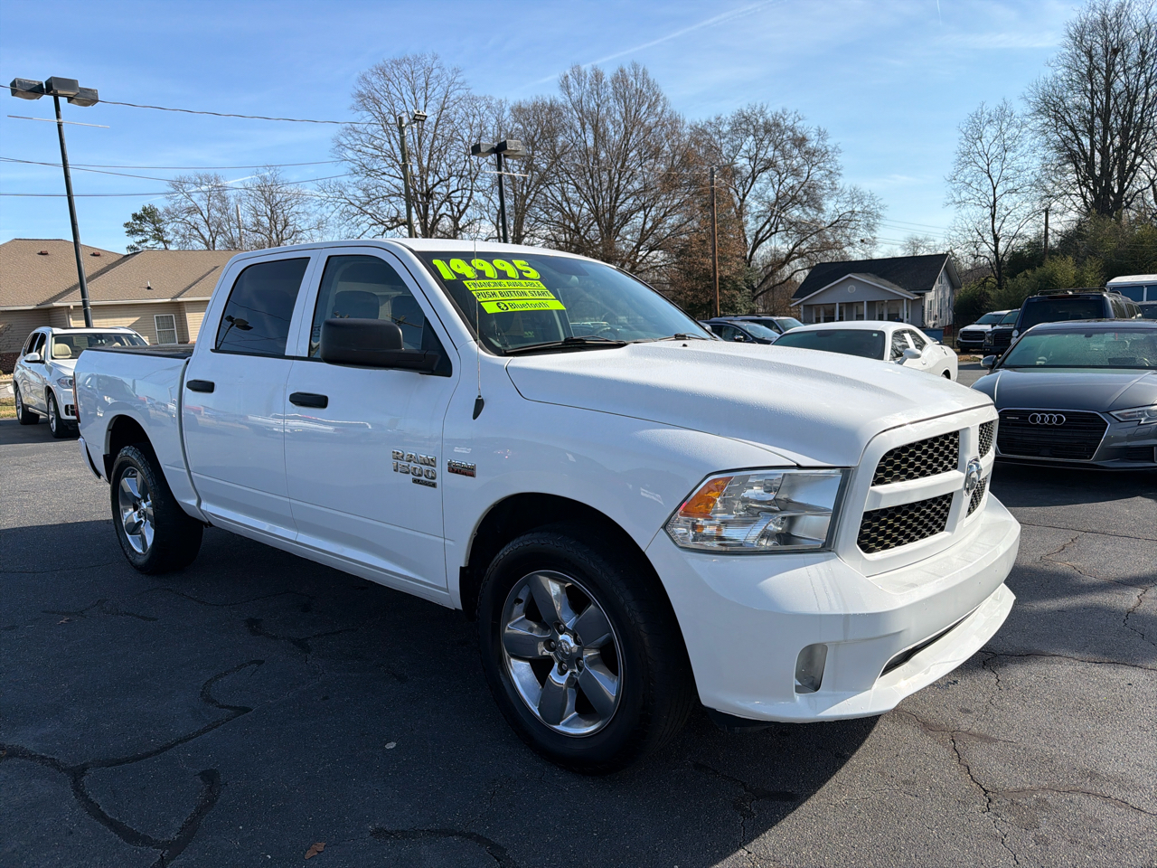 RAM 1500 Classic Express 4x2 Crew Cab 5'7" Box 2019