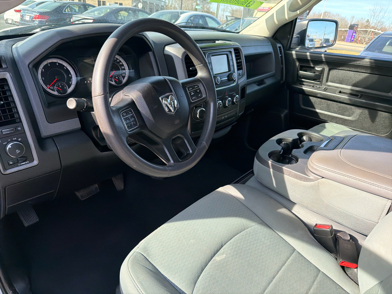 RAM 1500 Classic Express 4x2 Crew Cab 5'7" Box 2019