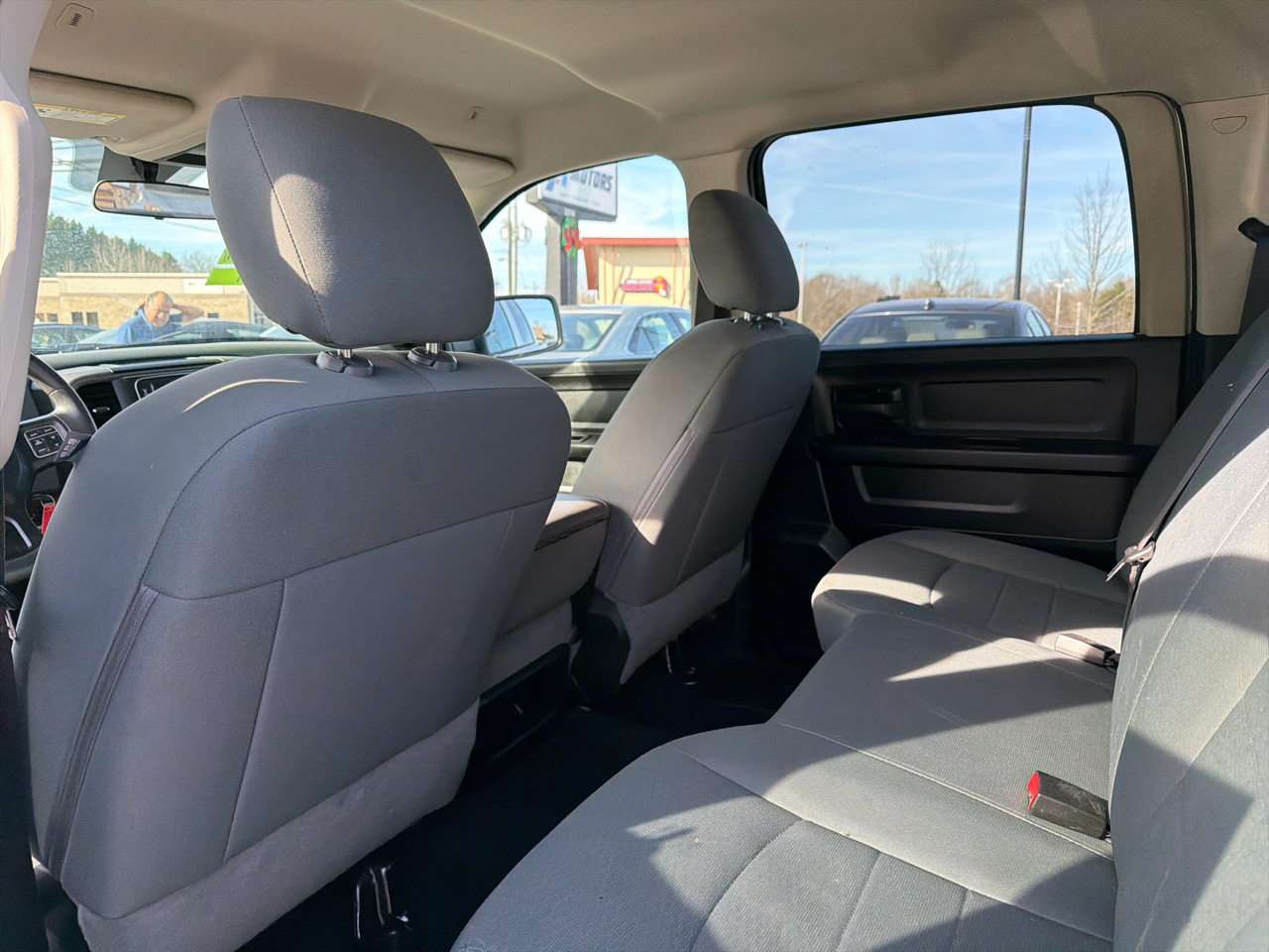 RAM 1500 Classic Express 4x2 Crew Cab 5'7" Box 2019