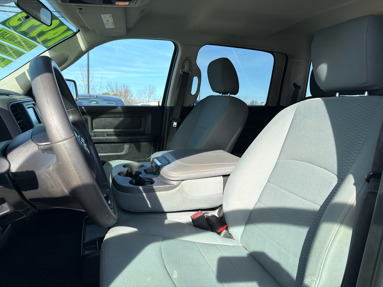 RAM 1500 Classic Express 4x2 Crew Cab 5'7" Box 2019