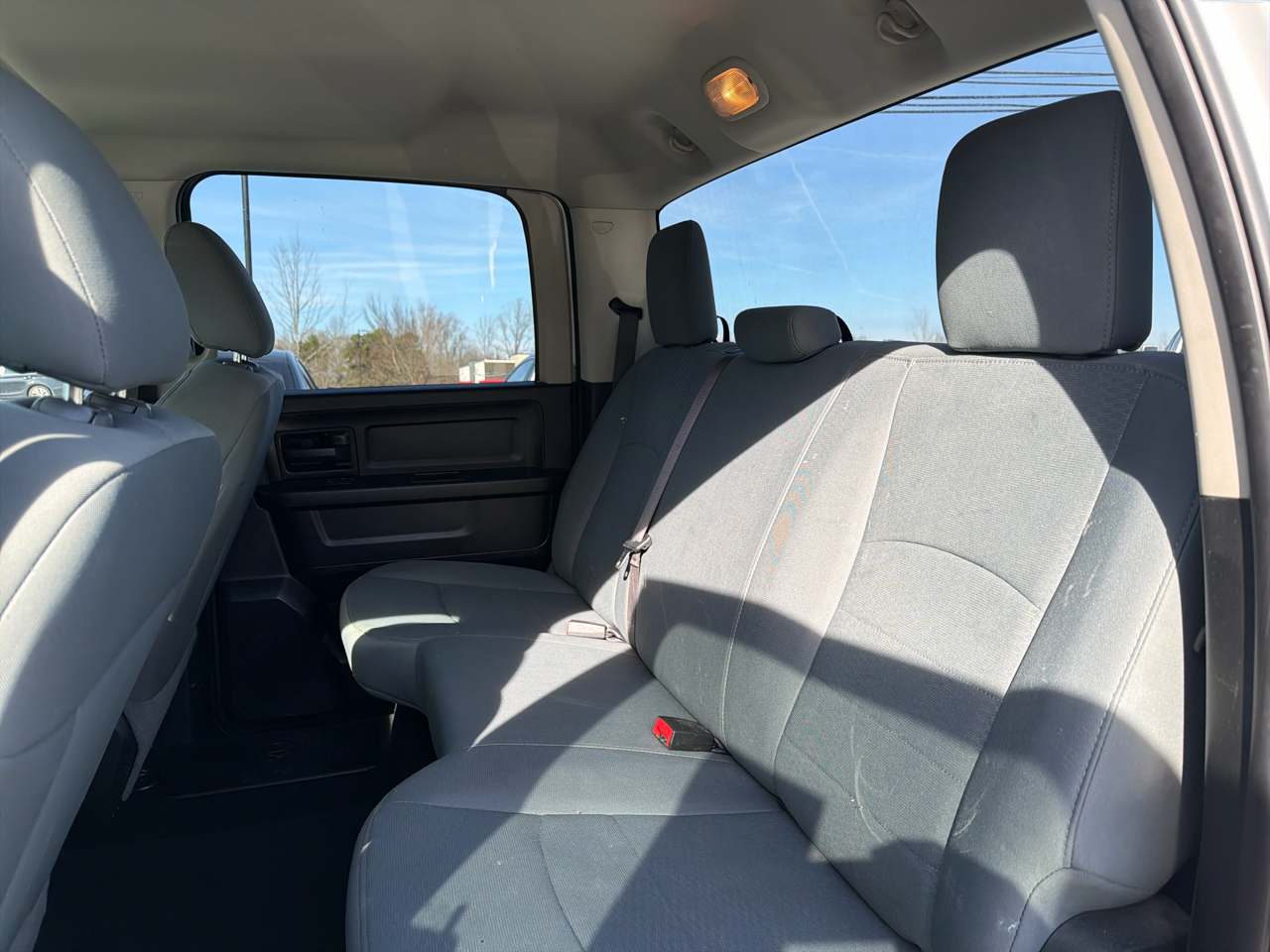 RAM 1500 Classic Express 4x2 Crew Cab 5'7" Box 2019
