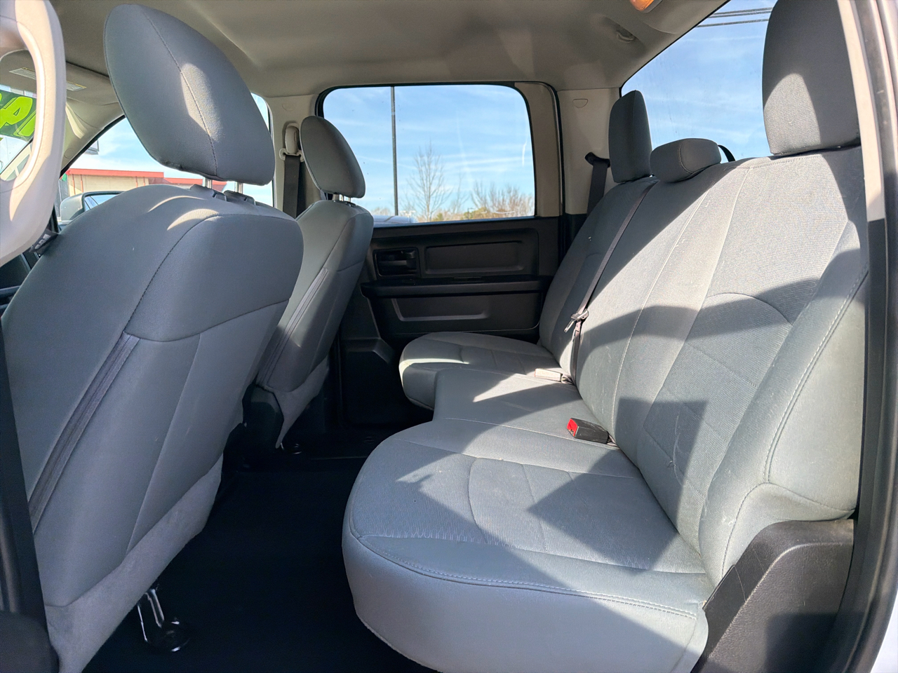 RAM 1500 Classic Express 4x2 Crew Cab 5'7" Box 2019