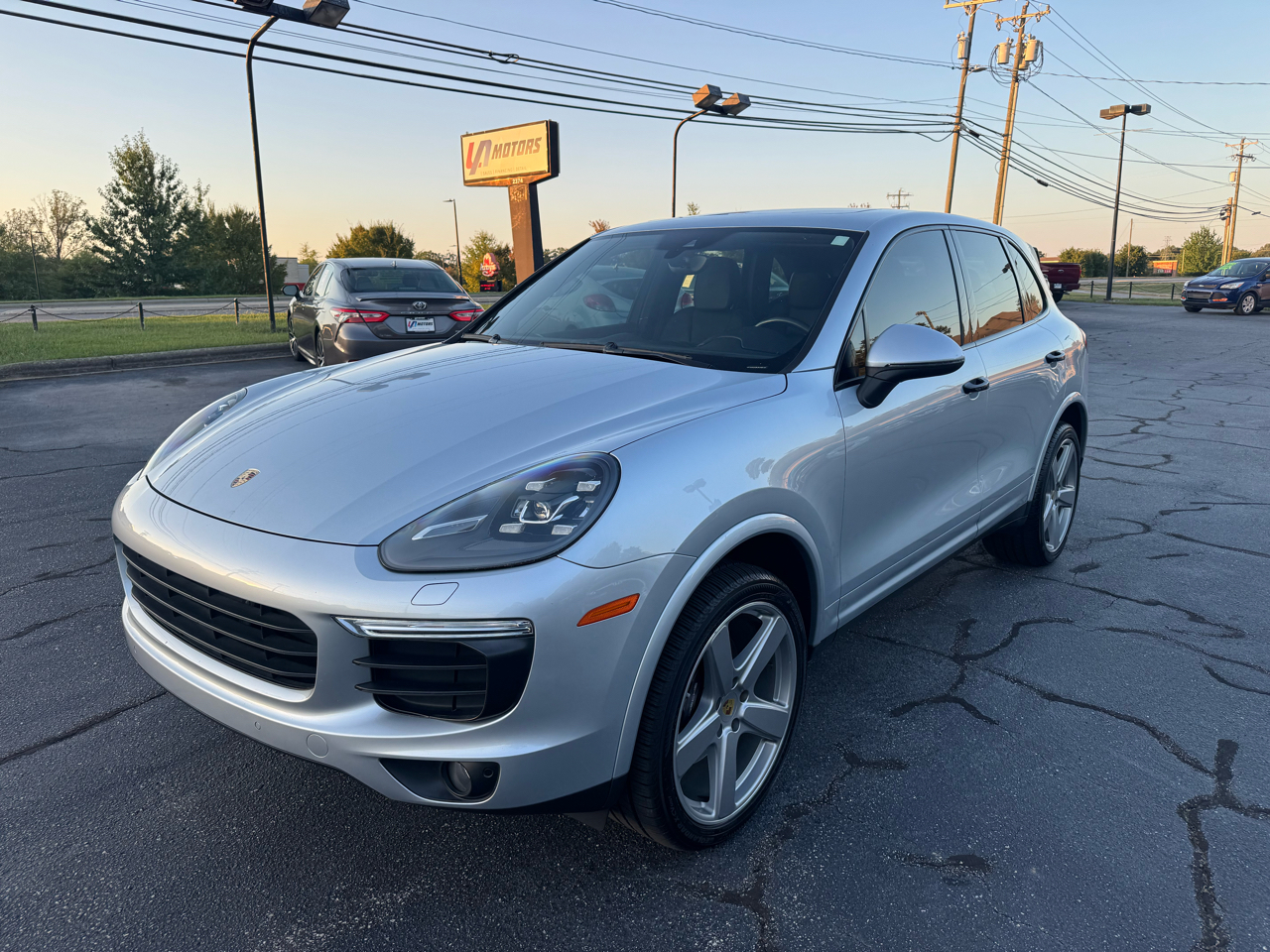 2018 Porsche Cayenne Base Platinum Edition photo 4