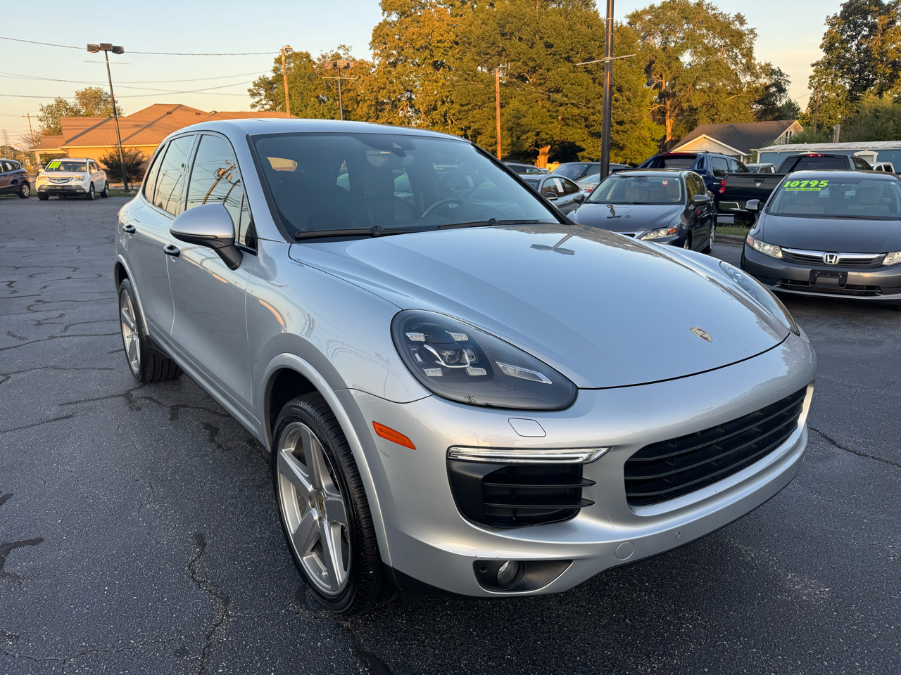 2018 Porsche Cayenne Base Platinum Edition photo 2