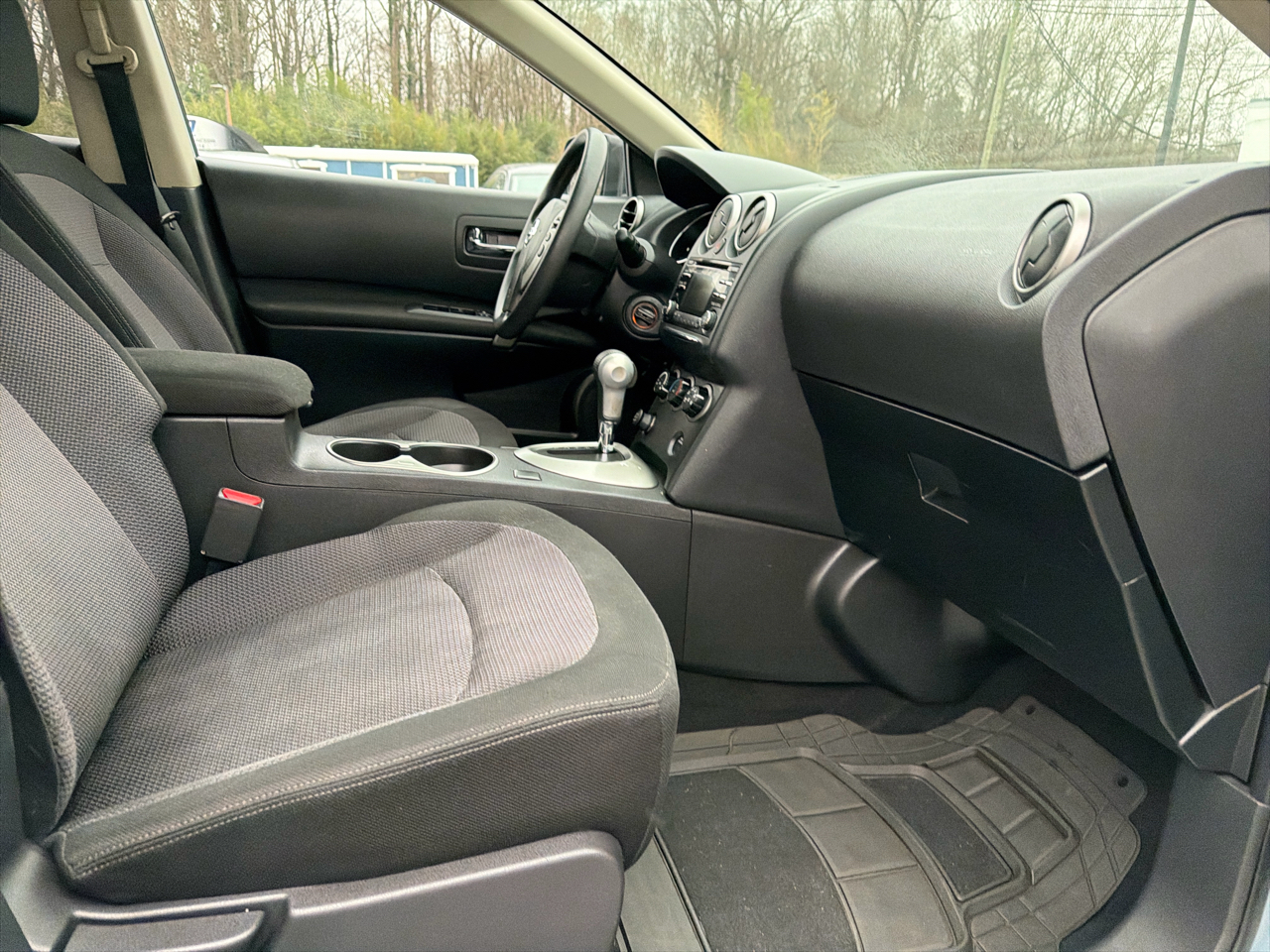 Nissan Rogue FWD 4dr SV 2013