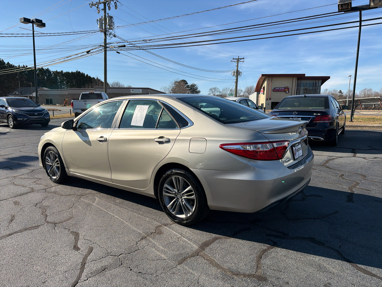 Toyota Camry 4dr Sdn I4 Auto XLE (Natl) 2015