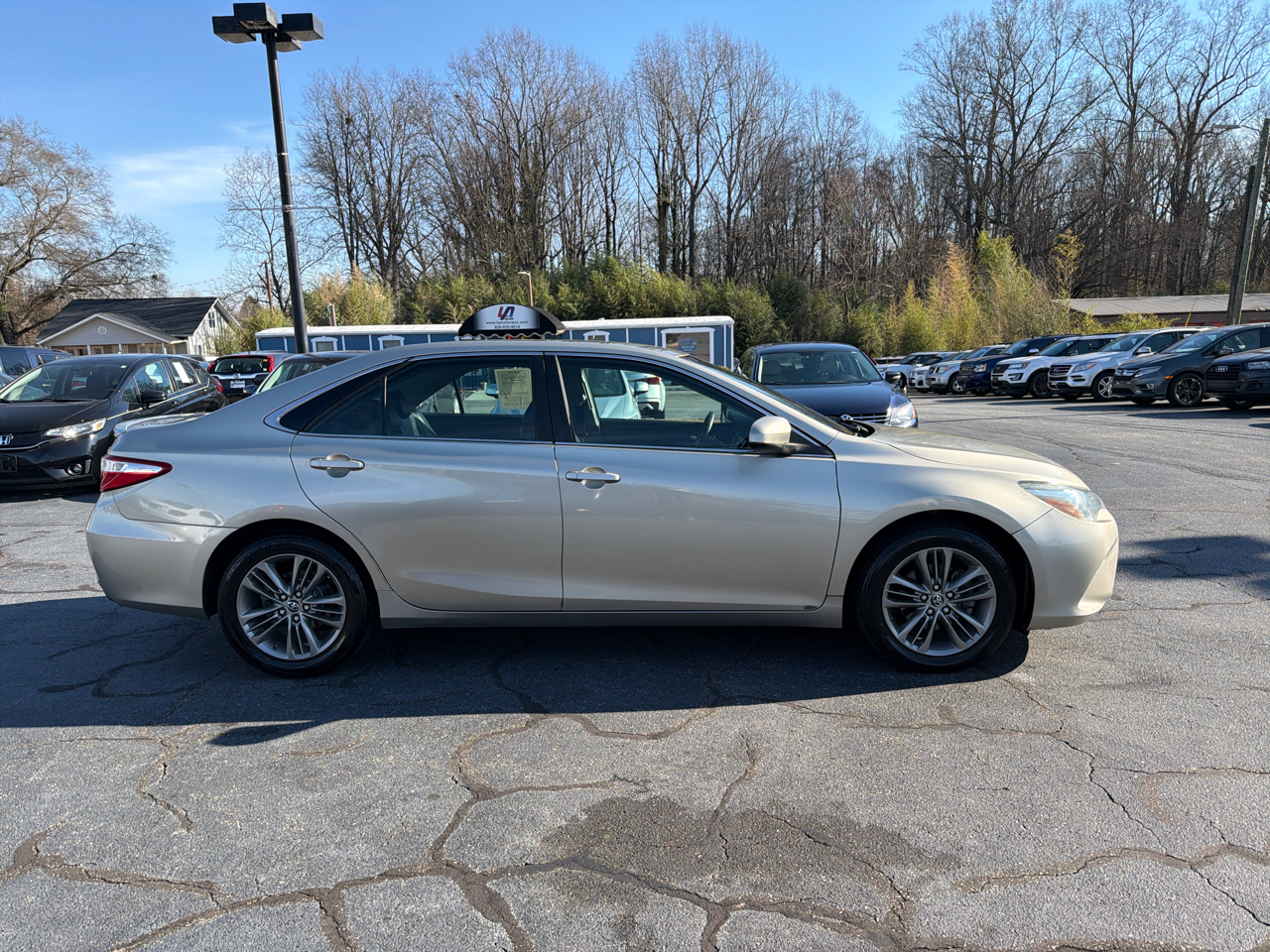 Toyota Camry 4dr Sdn I4 Auto XLE (Natl) 2015