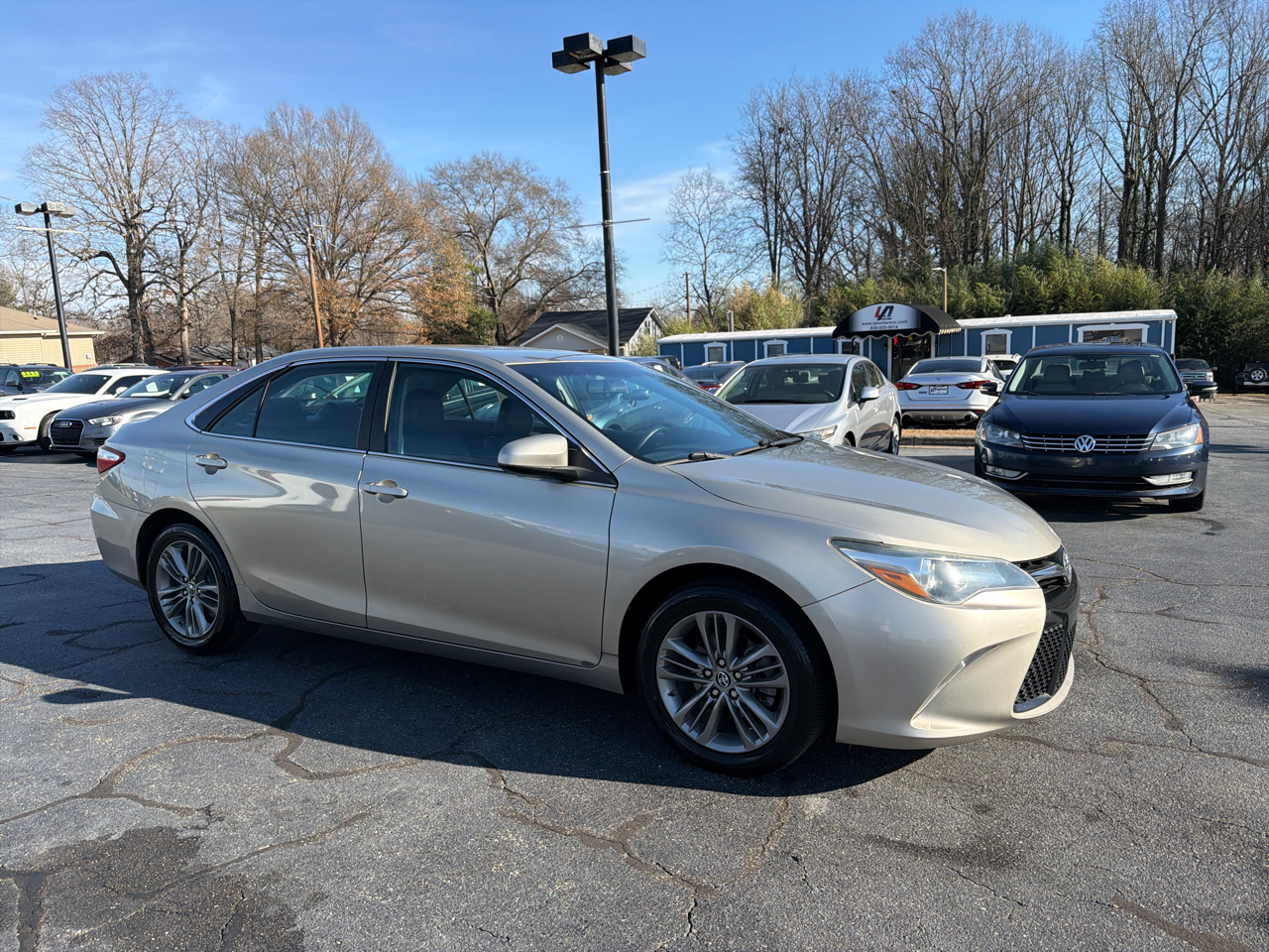 Toyota Camry 4dr Sdn I4 Auto XLE (Natl) 2015
