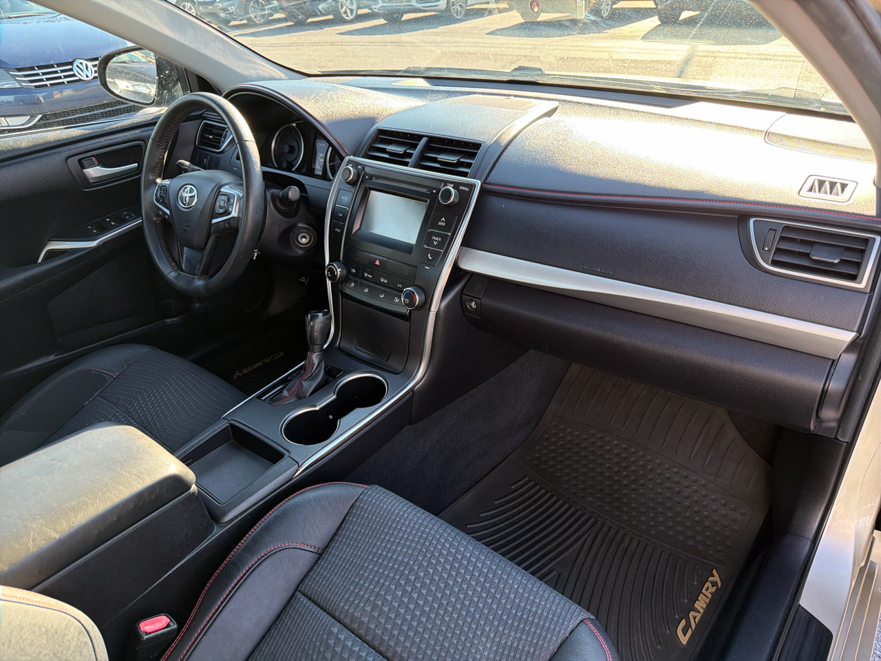 Toyota Camry 4dr Sdn I4 Auto XLE (Natl) 2015