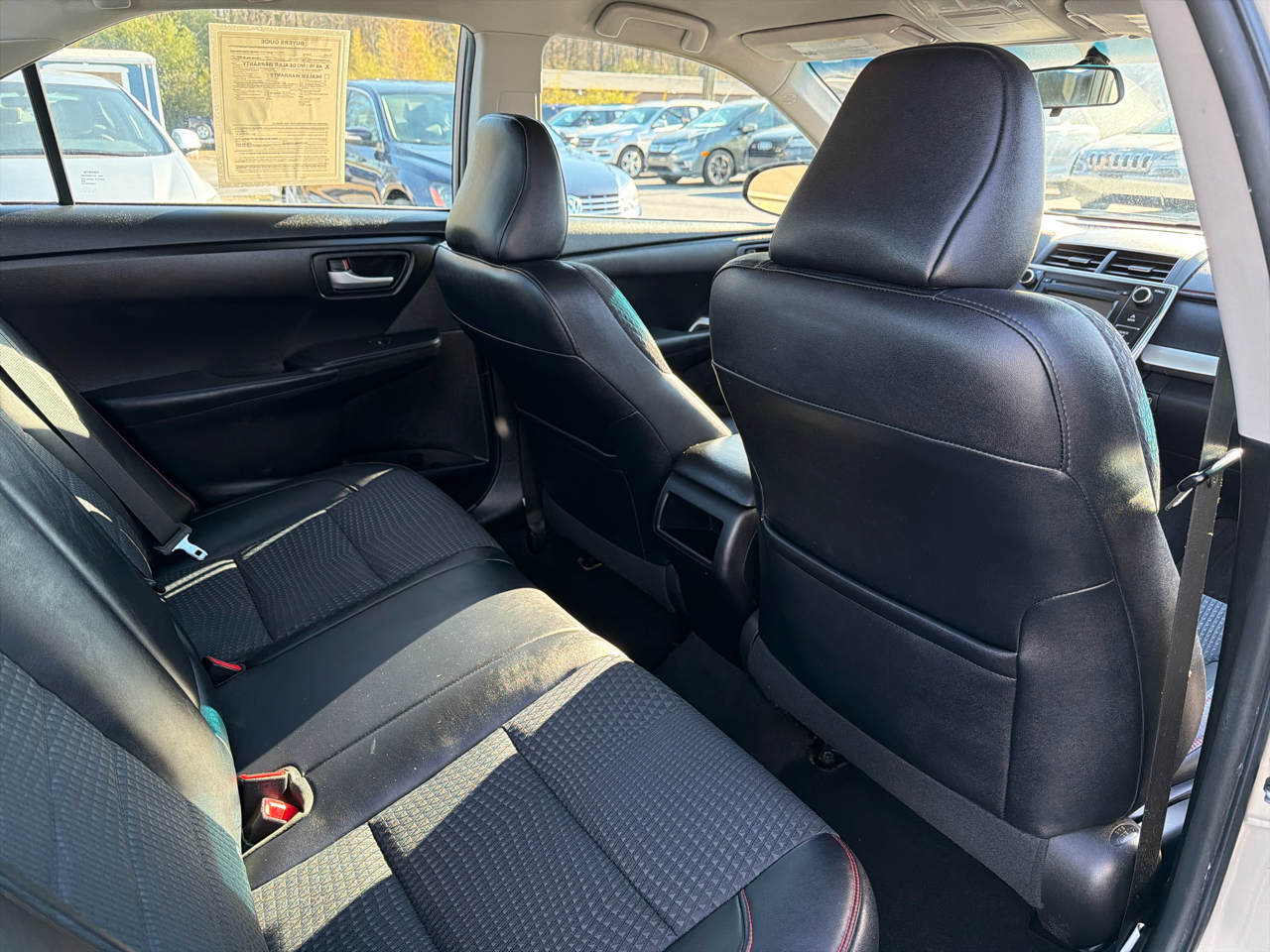 Toyota Camry 4dr Sdn I4 Auto XLE (Natl) 2015