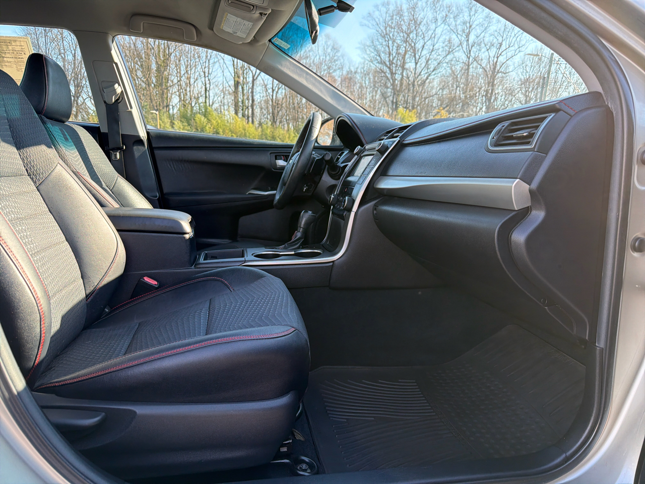 Toyota Camry 4dr Sdn I4 Auto XLE (Natl) 2015