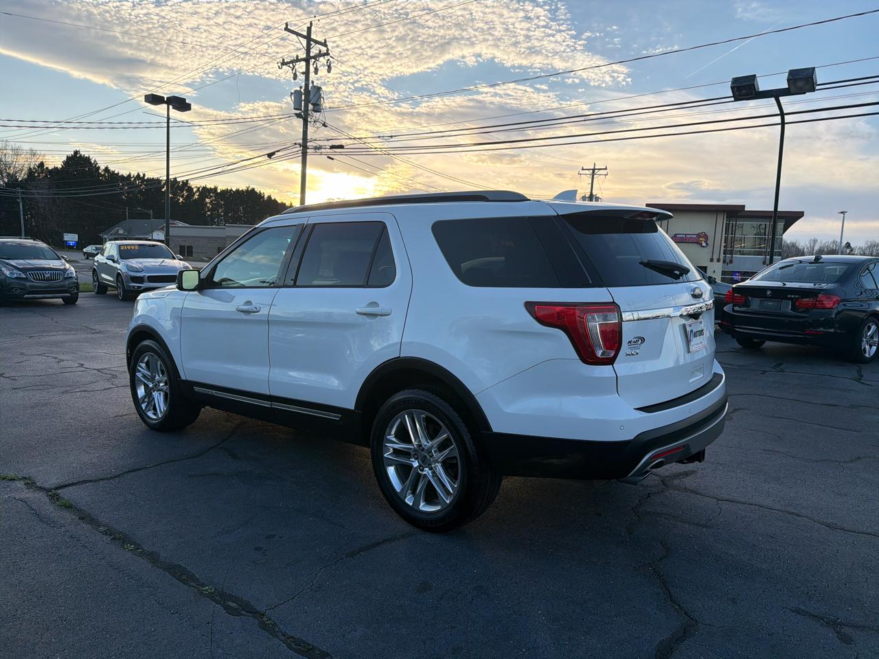 Ford Explorer XLT 4WD 2017
