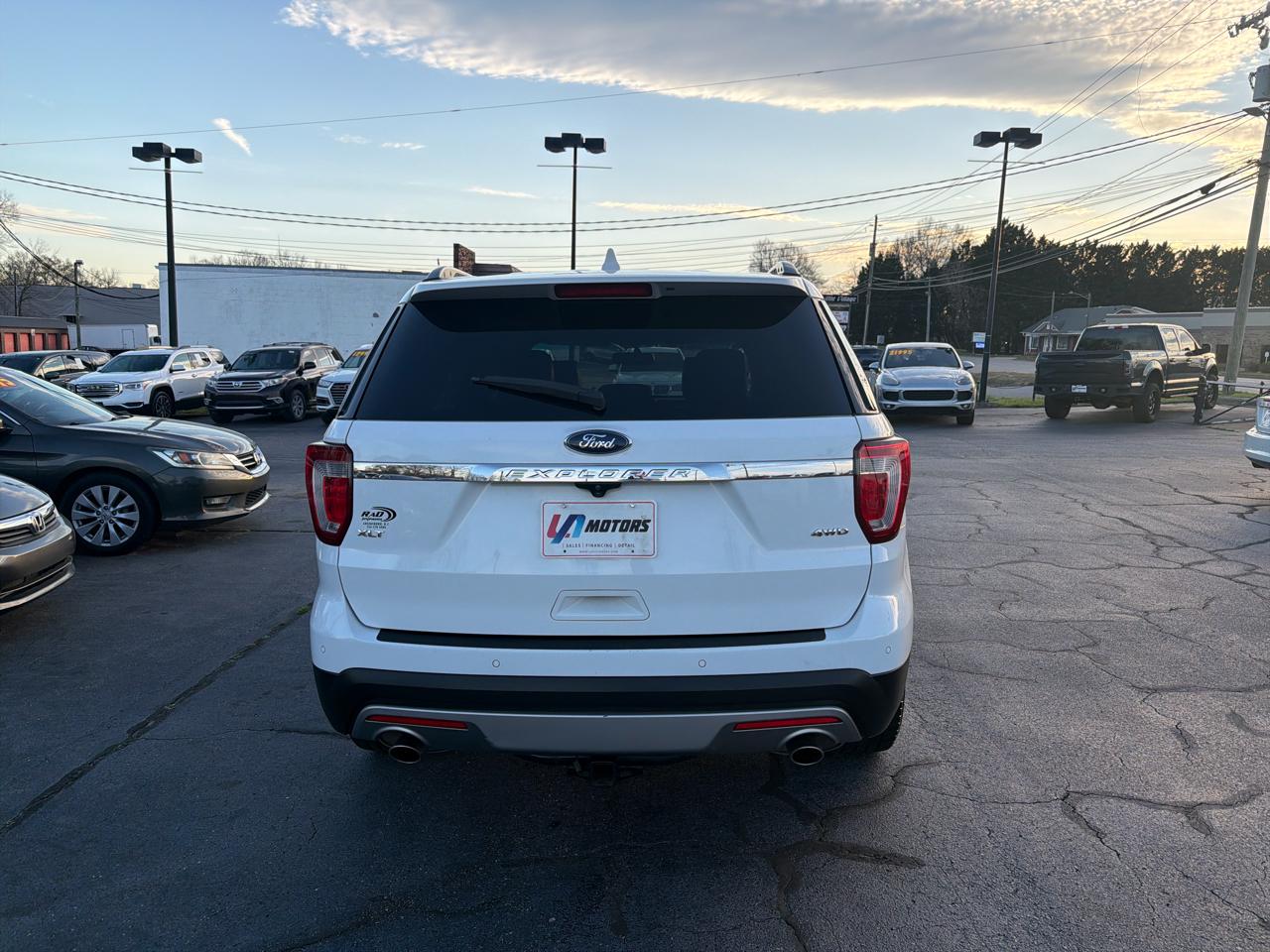 Ford Explorer XLT 4WD 2017