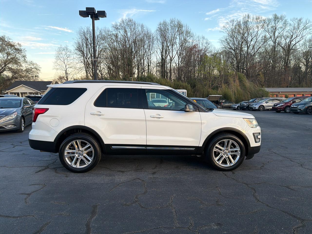 Ford Explorer XLT 4WD 2017