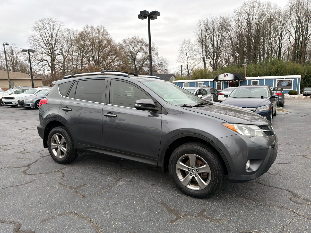 Toyota RAV4 FWD 4dr XLE (Natl) 2015