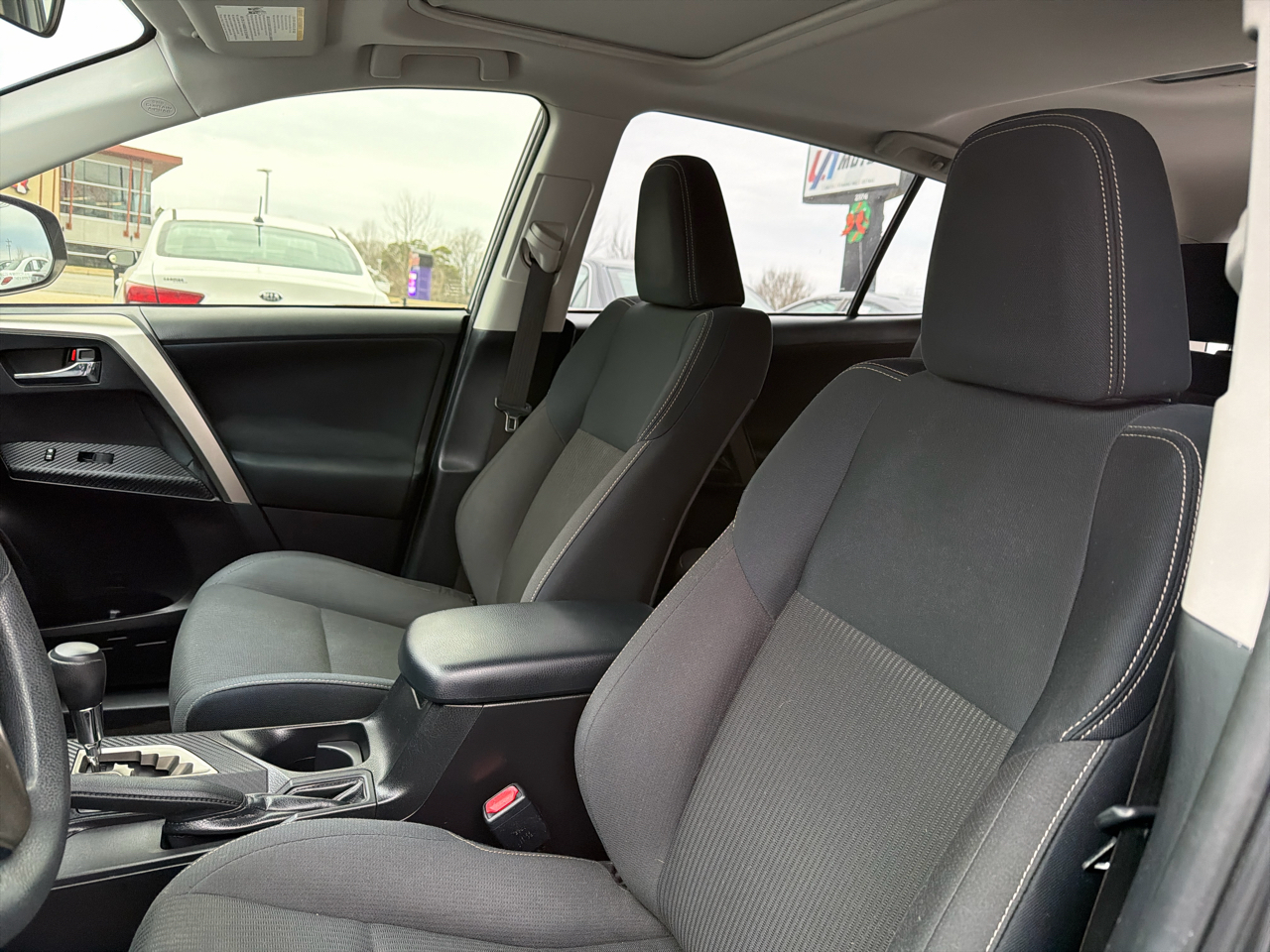 Toyota RAV4 FWD 4dr XLE (Natl) 2015