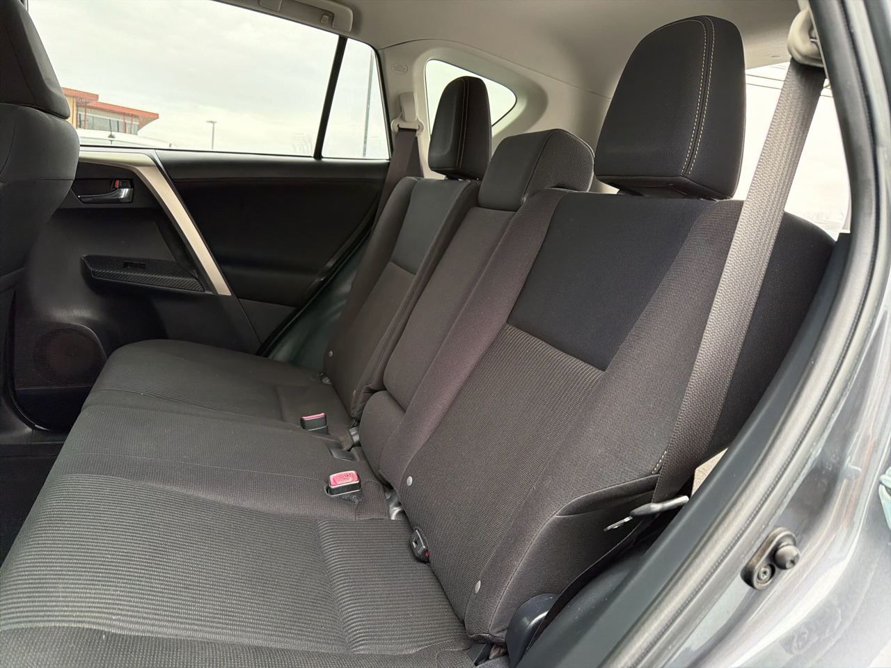 Toyota RAV4 FWD 4dr XLE (Natl) 2015