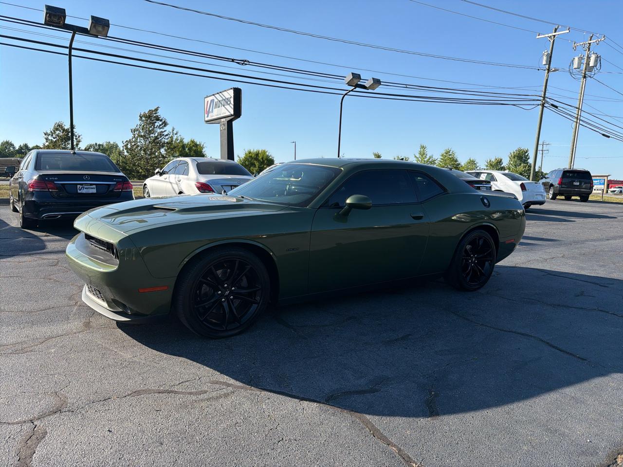 View vehicle photo 2