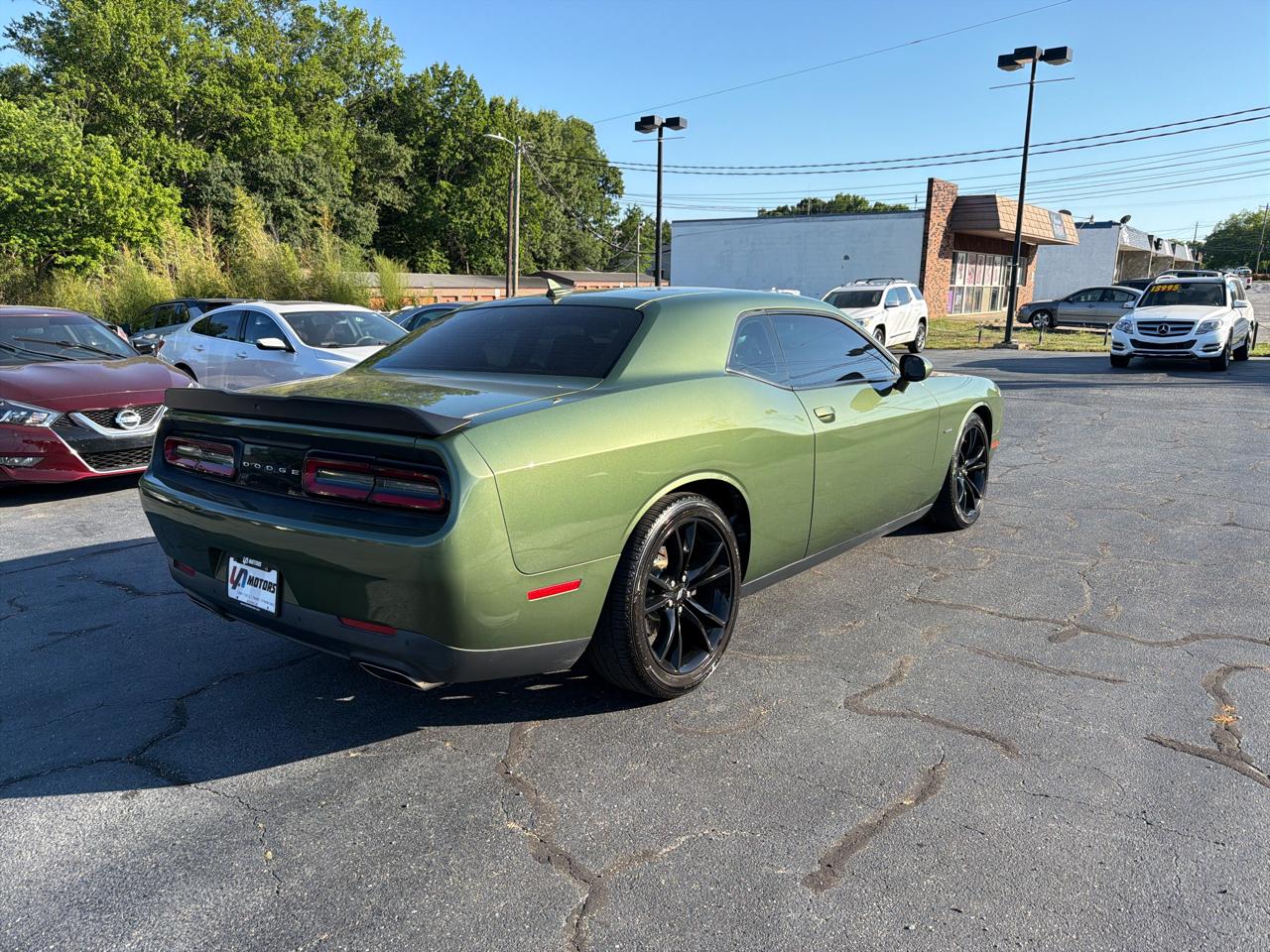 View vehicle photo 6