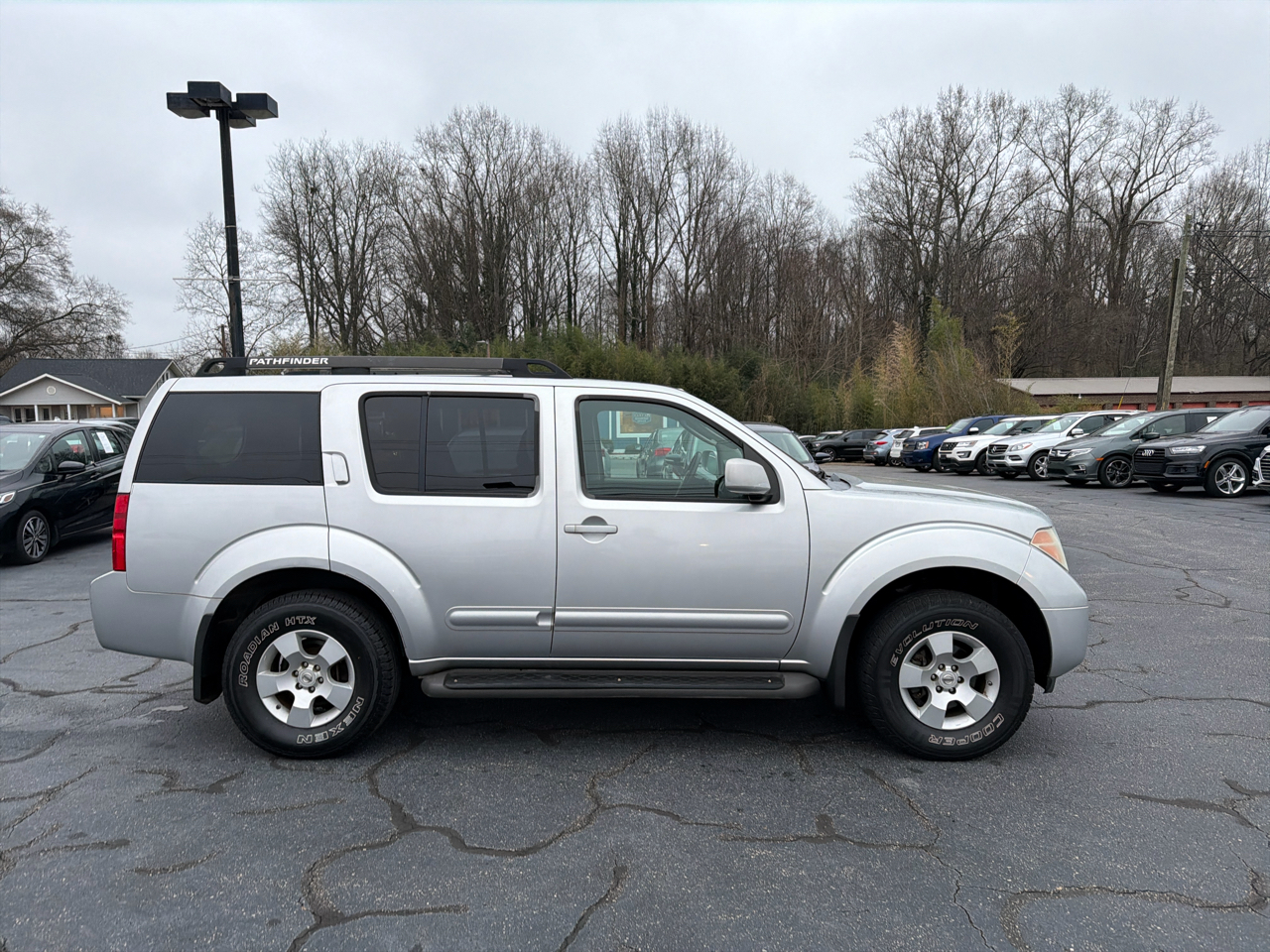Nissan Pathfinder SE 4WD 2006