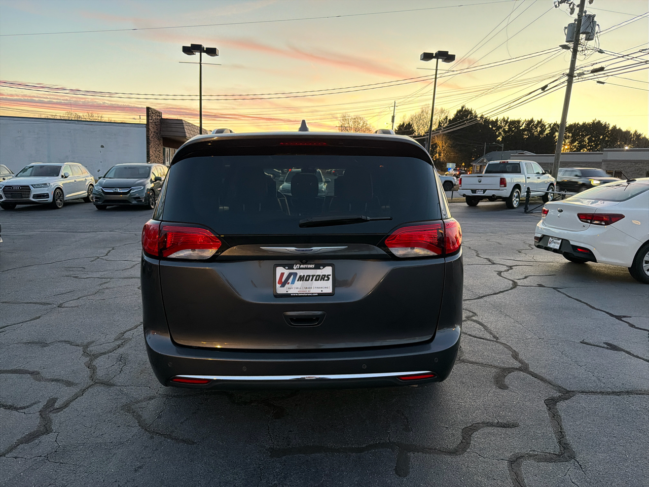 Chrysler Pacifica Limited FWD 2017