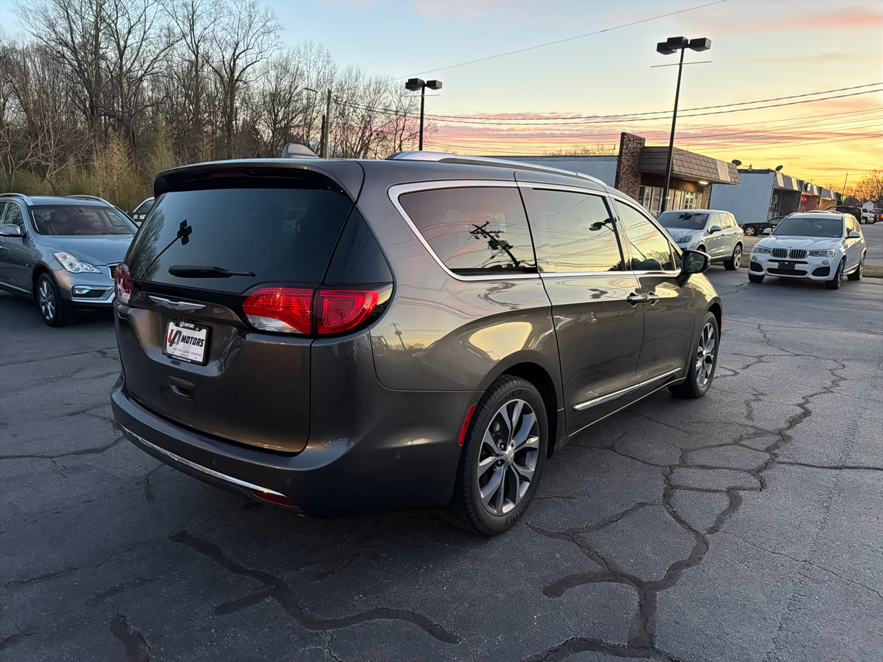 Chrysler Pacifica Limited FWD 2017