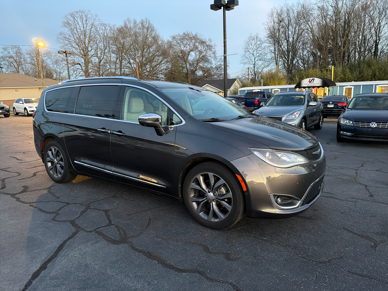 Chrysler Pacifica Limited FWD 2017