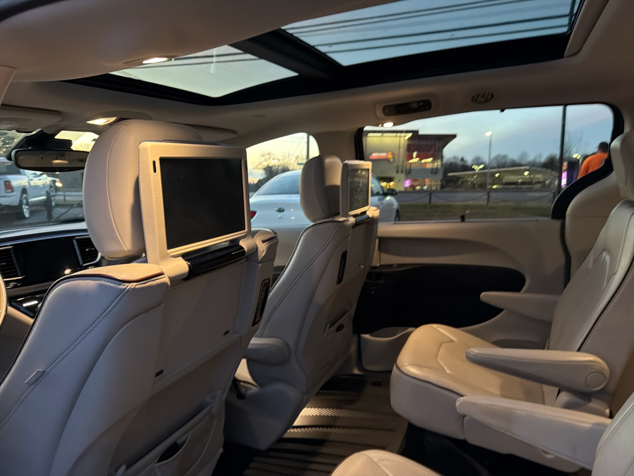 Chrysler Pacifica Limited FWD 2017