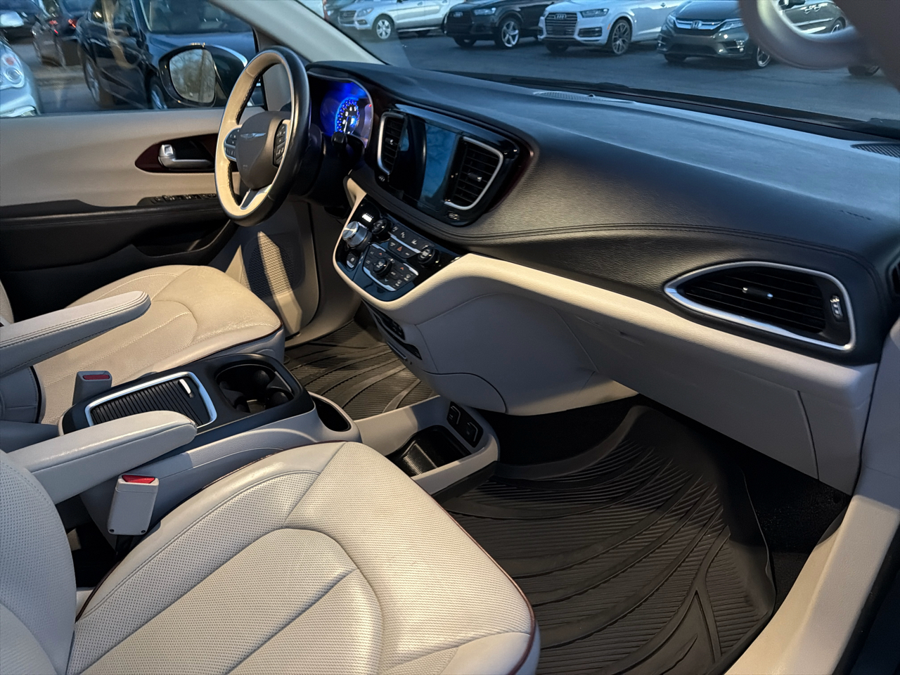 Chrysler Pacifica Limited FWD 2017