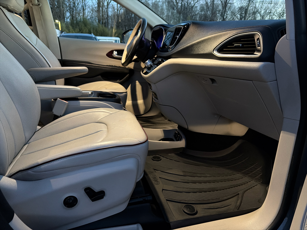 Chrysler Pacifica Limited FWD 2017