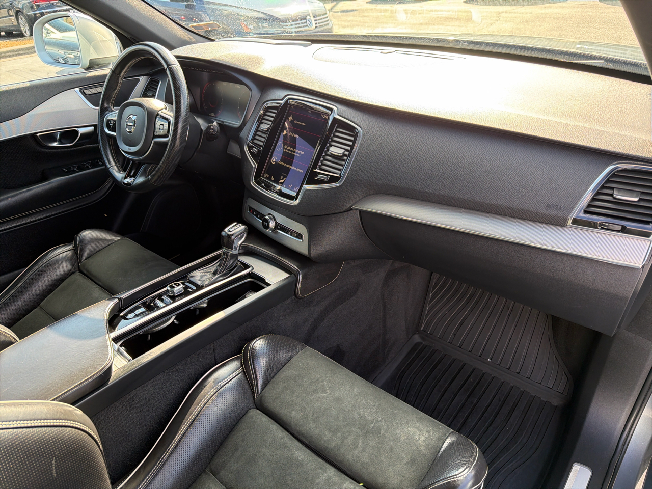 Volvo XC90 T6 AWD 7-Passenger R-Design 2017