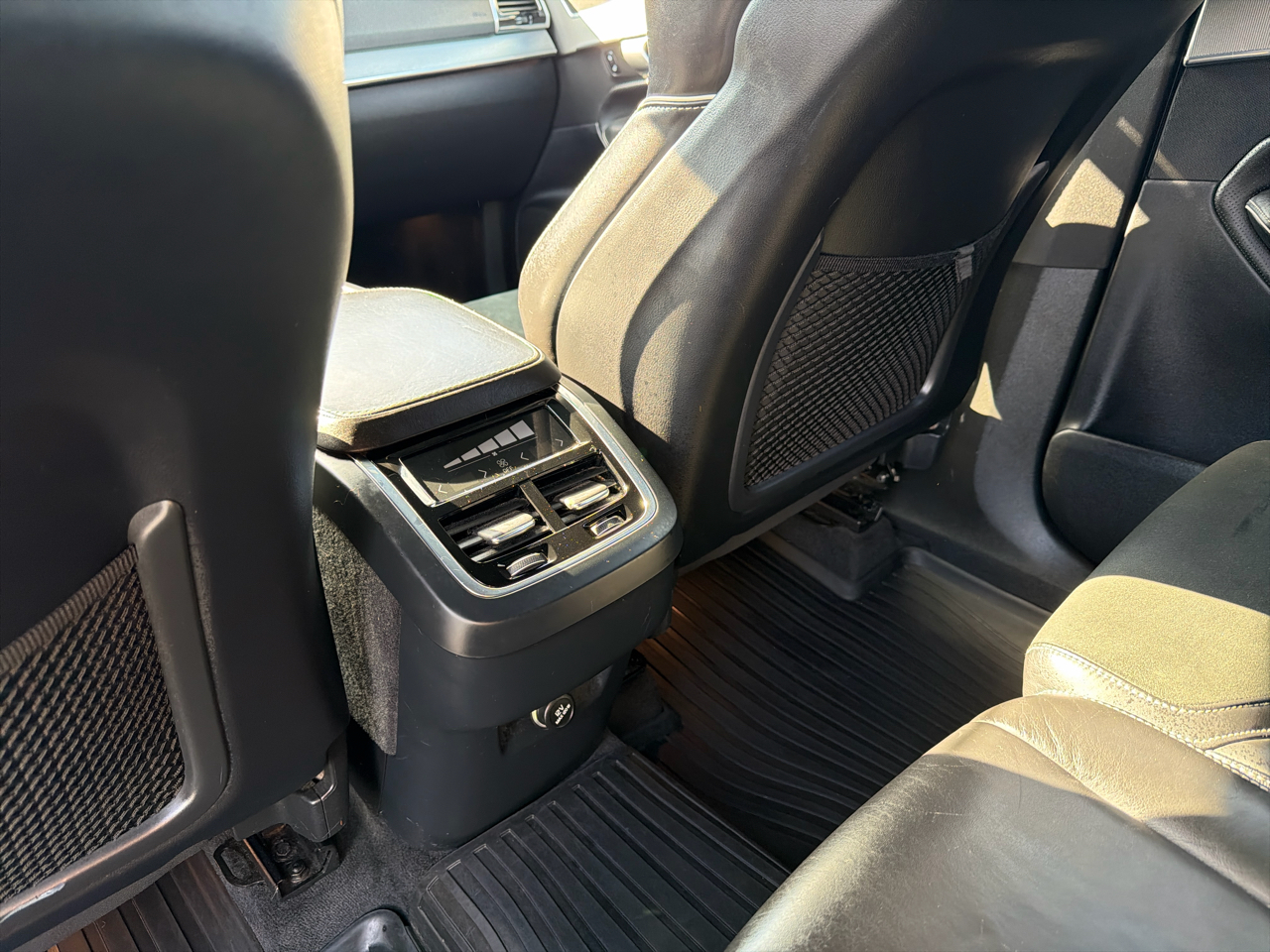 Volvo XC90 T6 AWD 7-Passenger R-Design 2017