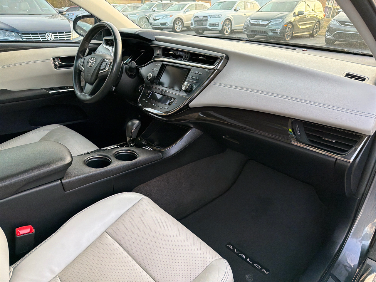 Toyota Avalon 4dr Sdn XLE Premium (Natl) 2013