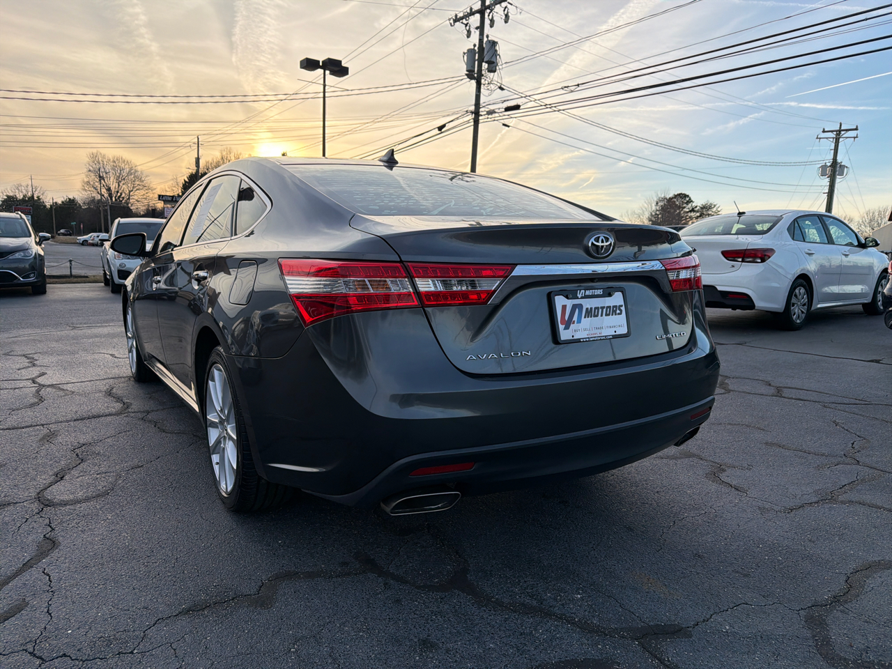 Toyota Avalon 4dr Sdn XLE Premium (Natl) 2013