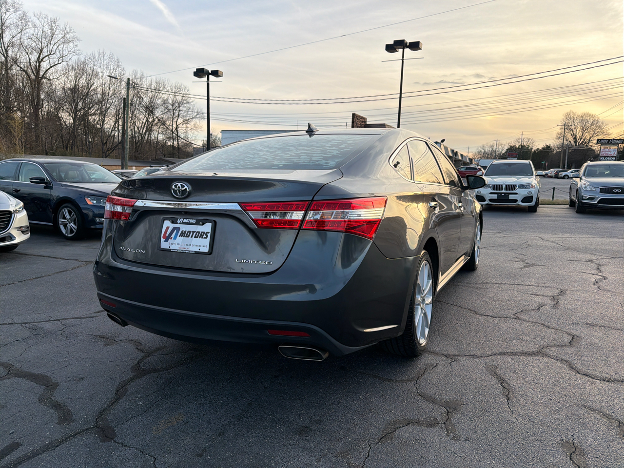 Toyota Avalon 4dr Sdn XLE Premium (Natl) 2013
