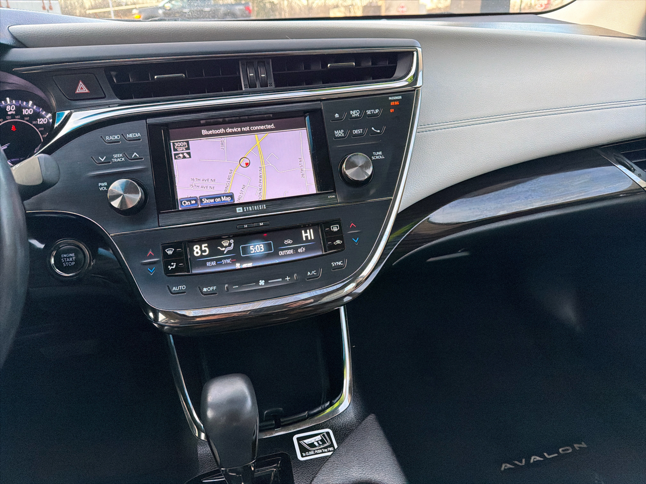 Toyota Avalon 4dr Sdn XLE Premium (Natl) 2013