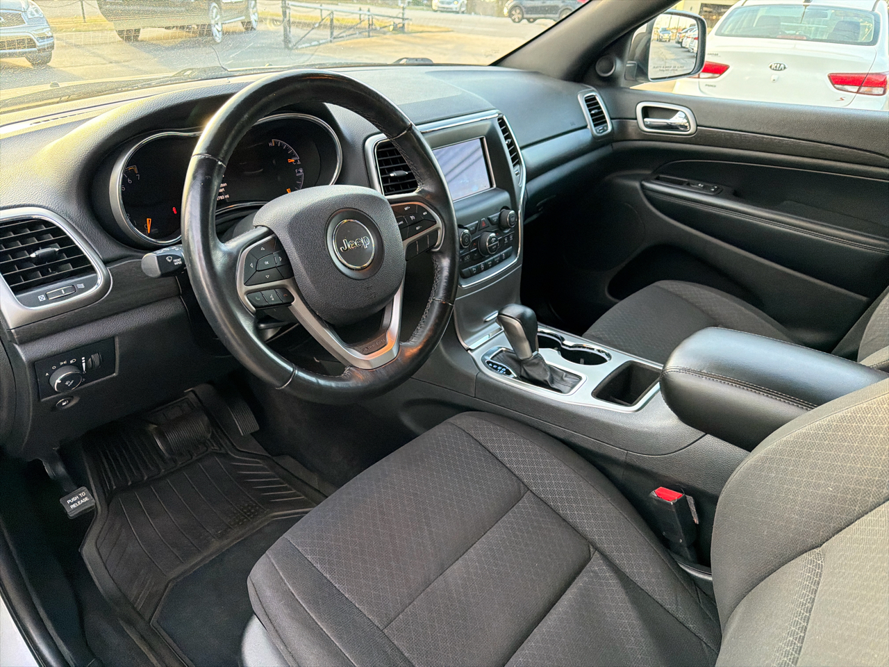 Jeep Grand Cherokee Laredo 4x2 *Ltd Avail* 2018