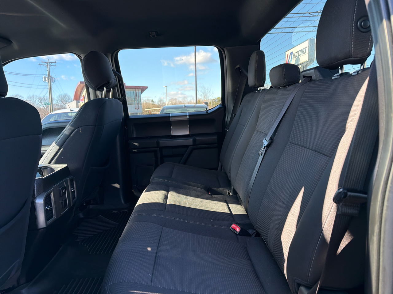 Ford F-150 4WD SuperCrew 139" XLT 2016