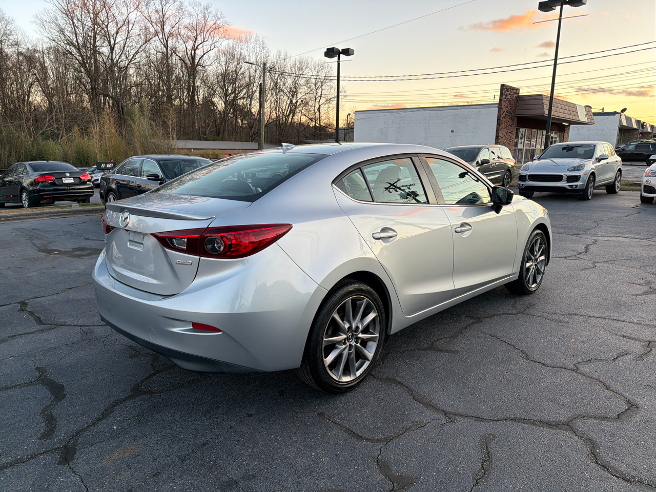 Mazda Mazda3 4-Door Touring Manual 2018