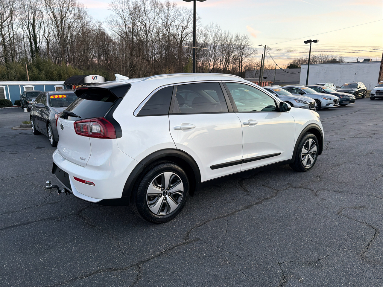 Kia Niro LX FWD 2019