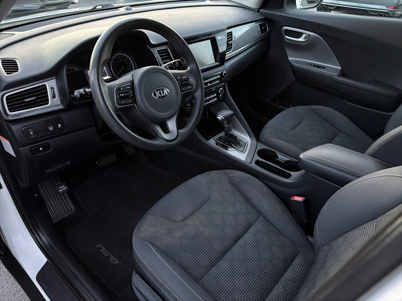 Kia Niro LX FWD 2019