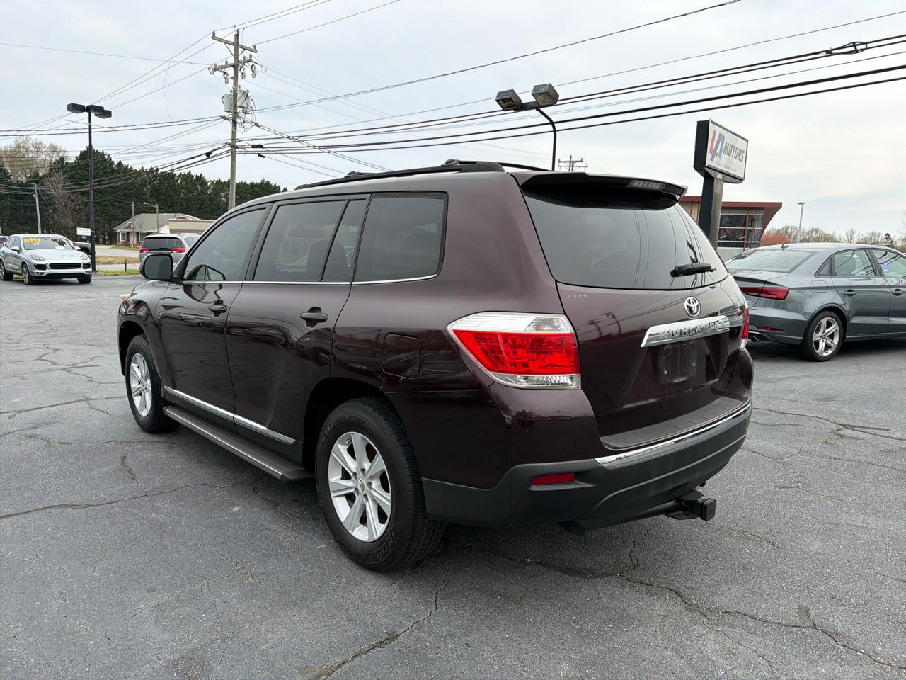 Toyota Highlander FWD 4dr I4 (Natl) 2012