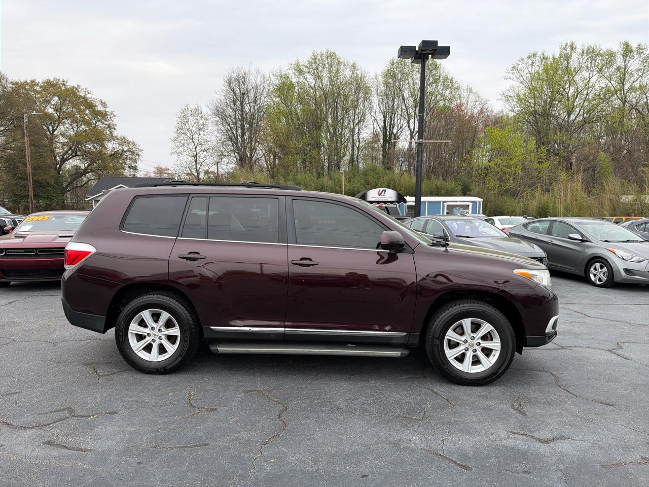Toyota Highlander FWD 4dr I4 (Natl) 2012