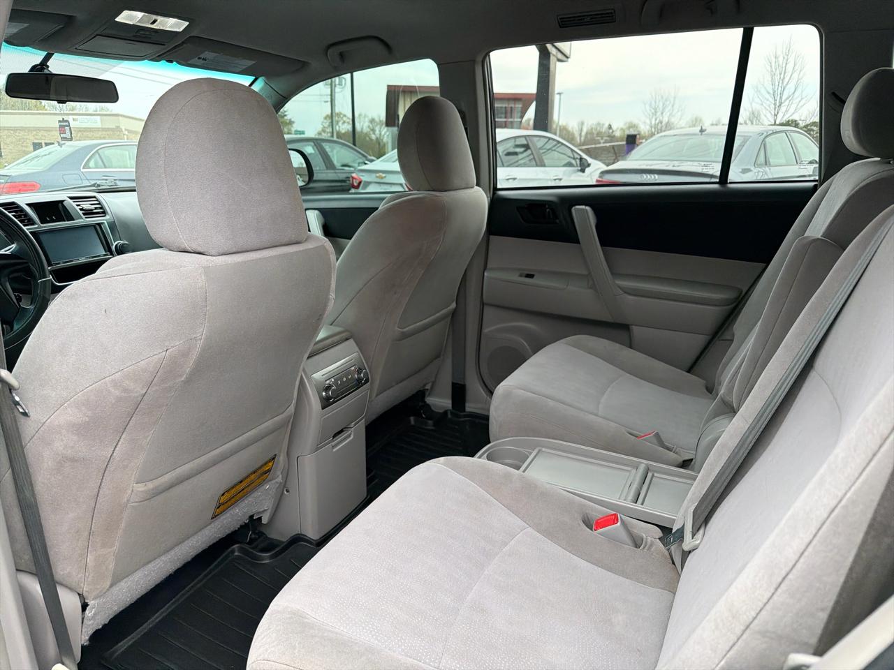 Toyota Highlander FWD 4dr I4 (Natl) 2012