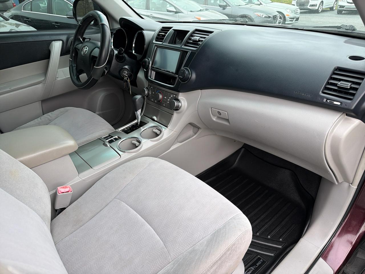 Toyota Highlander FWD 4dr I4 (Natl) 2012