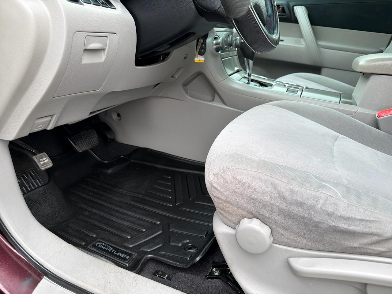 Toyota Highlander FWD 4dr I4 (Natl) 2012