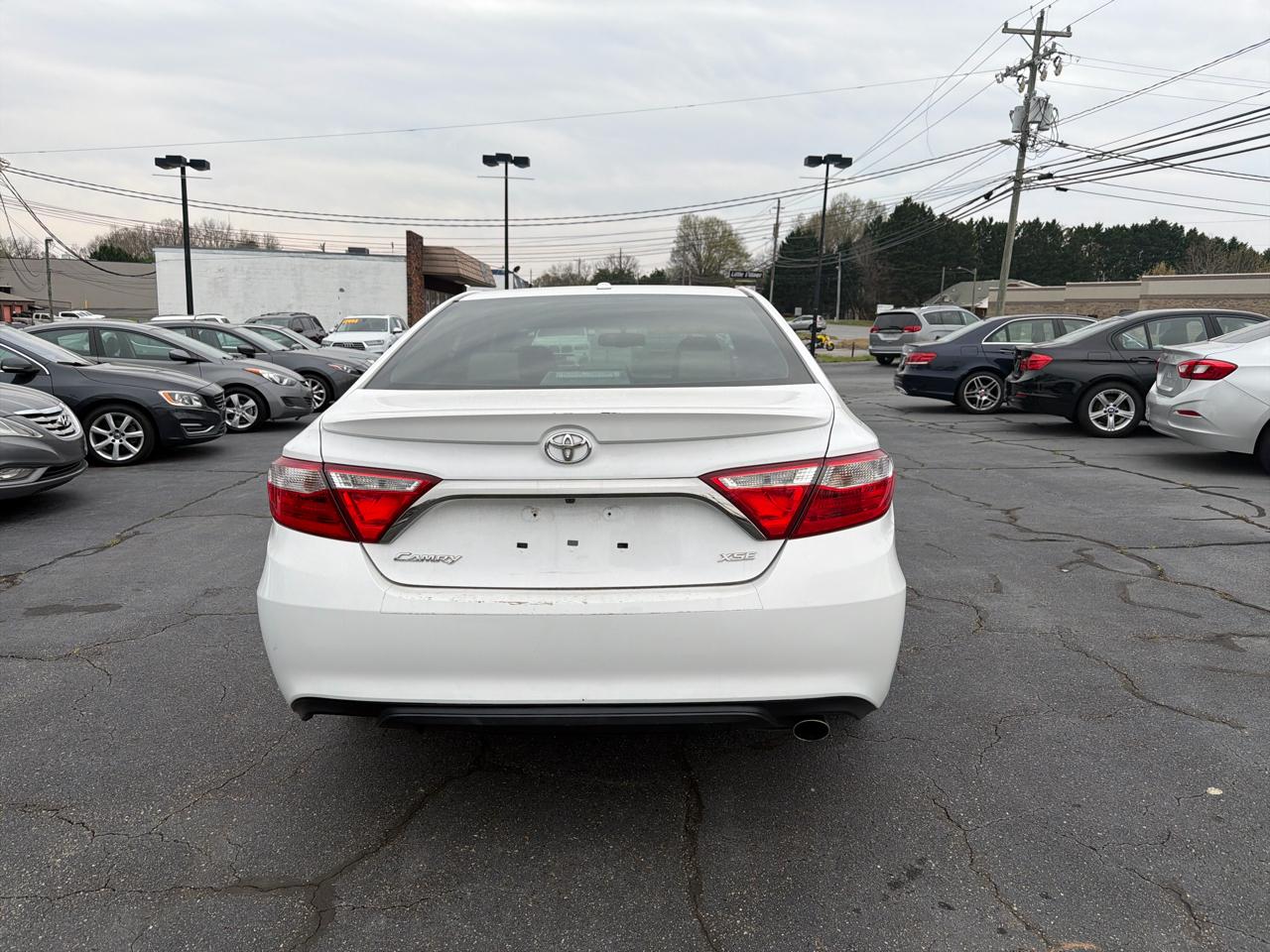 Toyota Camry XLE Auto (Natl) 2017